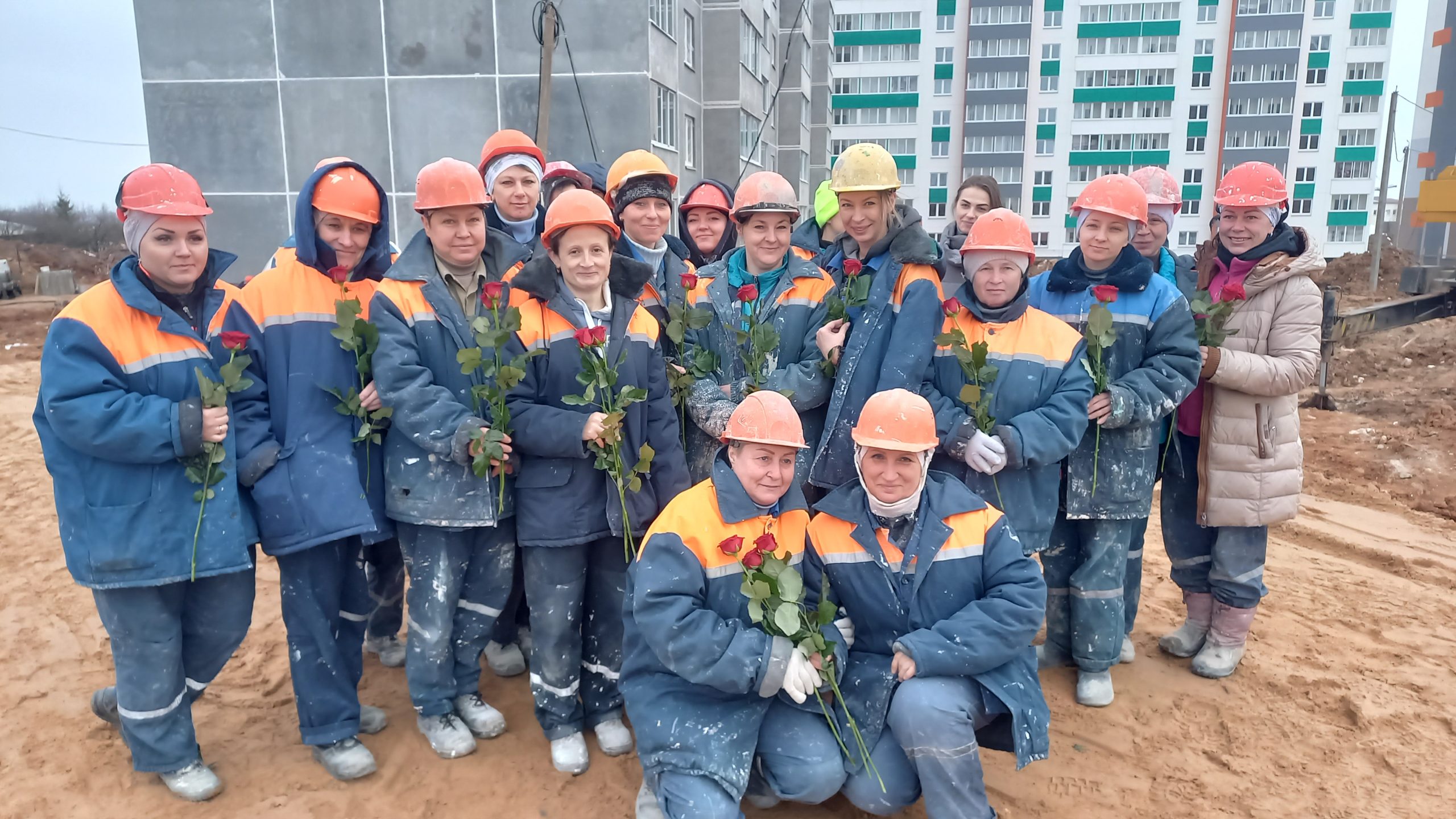 Женщин на стройке немало: фоторепортаж от Витебского ДСК - ВИТЕБСКОЕ