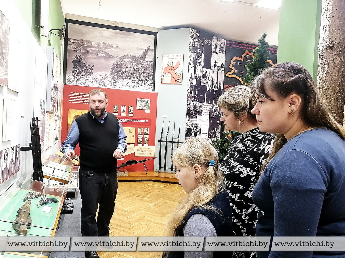 Выставка о подвигах учителей в годы ВОВ открылась в Витебске