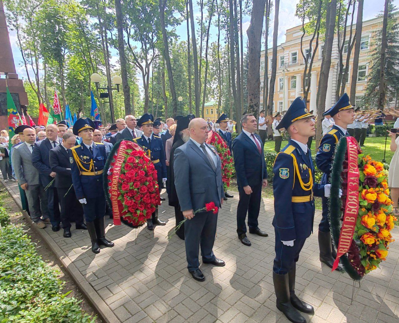 Важно хранить память об ушедших героях и ценить мир - ВИТЕБСКОЕ ОБЛАСТНОЕ  ОБЪЕДИНЕНИЕ ПРОФСОЮЗОВ