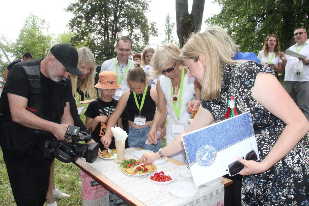 В Шарковщине прошел областной этап республиканского семейного  сельскохозяйственного проекта «Властелин села». - ВИТЕБСКОЕ ОБЛАСТНОЕ  ОБЪЕДИНЕНИЕ ПРОФСОЮЗОВ